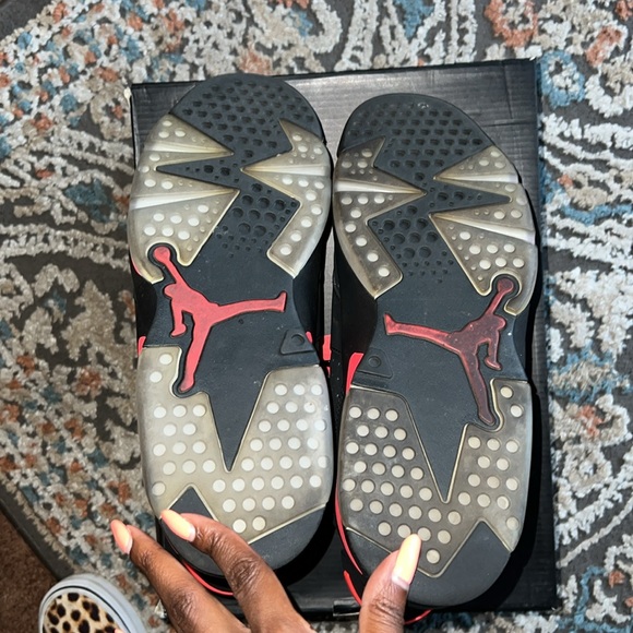 AIR JORDAN RETRO SIX IN BLACK & INFRARED - Picture 13 of 15